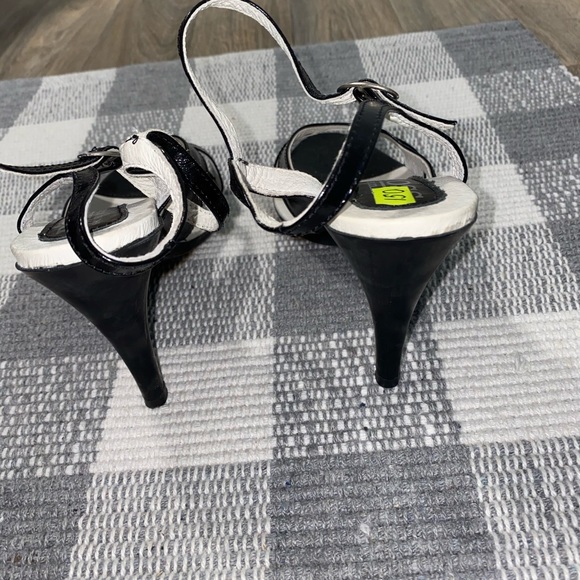 Leather sandals; high heels; NEW; size 8 - Picture 3 of 4